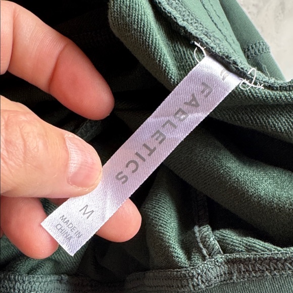 Fabletics Forest Green Pull-up Joggers w/ Side Pockets Women’s Medium - Picture 10 of 10